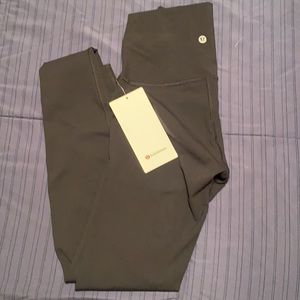 Lululemon Wunder Under Super High rise leggings 28’’
